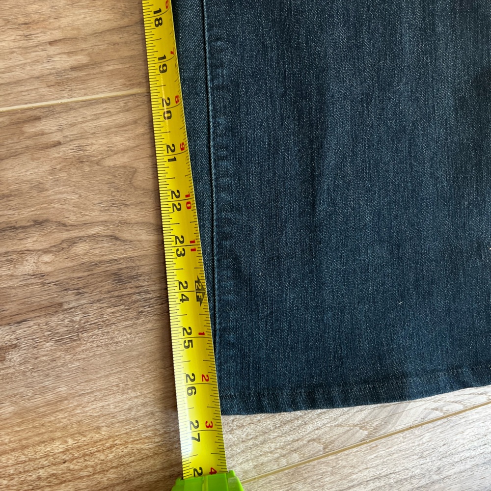 NYDJ jeans in Beautiful Preowned condition with a sparkle butt size 10 - Picture 9 of 13